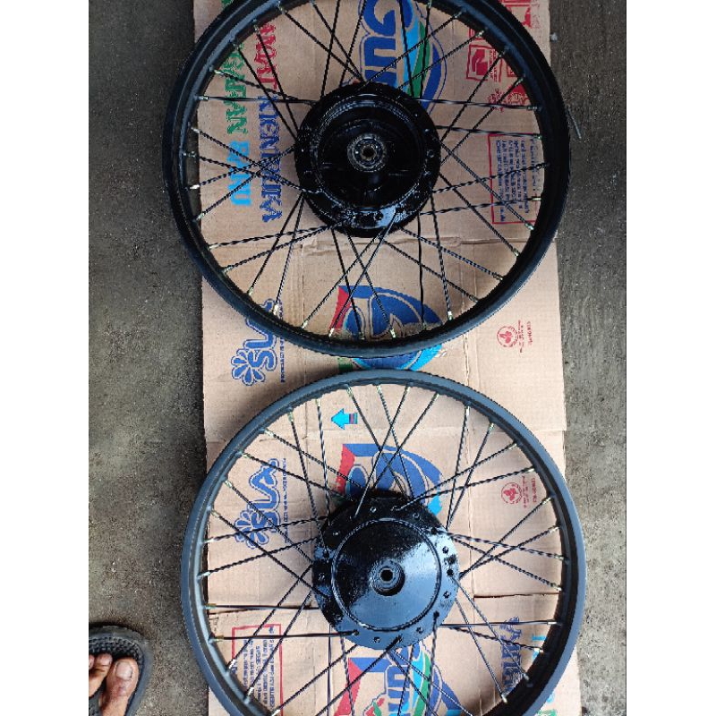 velg jari-jari 1set D/B Honda Grand legenda 2 Supra x lama Astrea prima star ( BLACK Glossy )