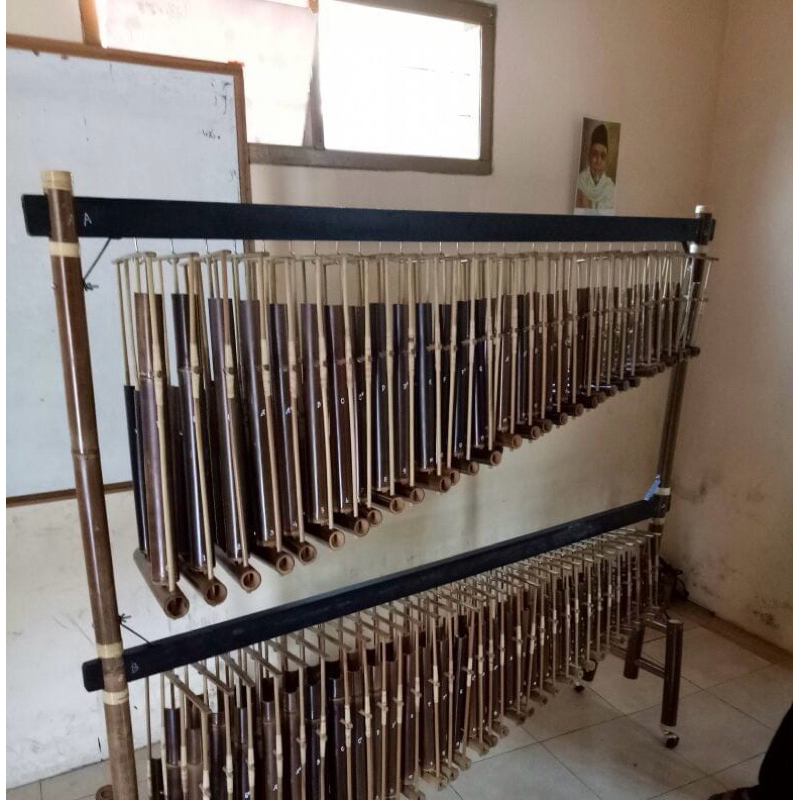 1 Set Angklung 3 Tabung dan Stand (Rak Gantungan)