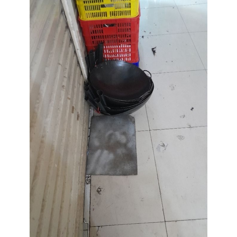 Wajan Penggorengan + gagang / Wajan Bahan Besi baja Hitam / uk Diameter 40 cm