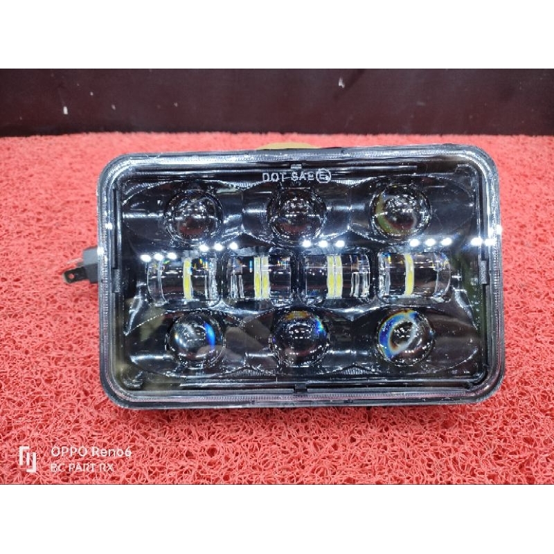 LAMPU KOTAK DAYMAKER
