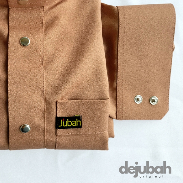 DeJubah - Jubah SUJA (Saudi & Kemeja) Jubah pria gamis dewasa berkerah kemeja dan lengan bermanset-Krem