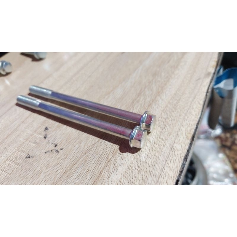 baut tutup pompa oli suzuki address