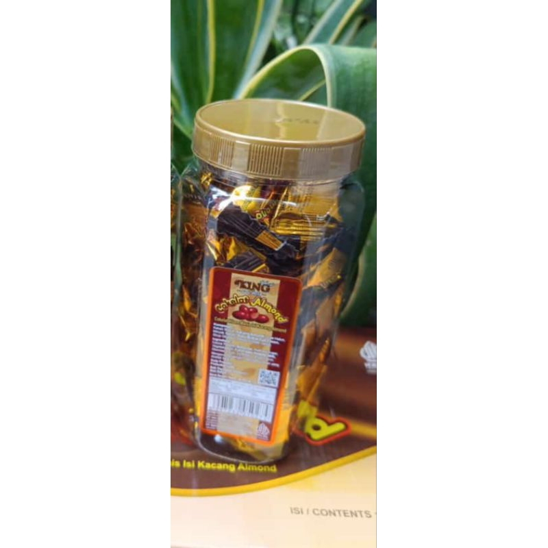 

Coklat Musdalifah coklat isi kacang almond 1 toples