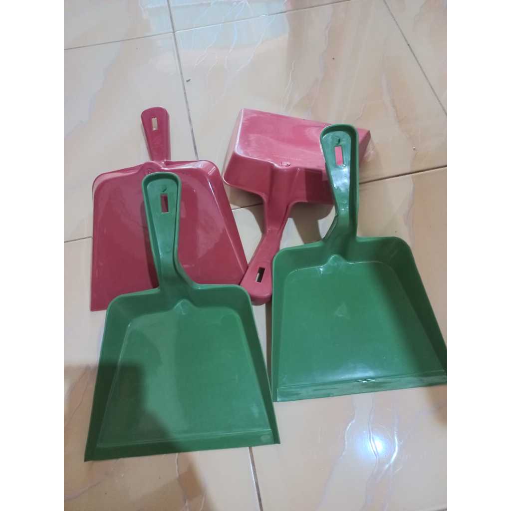 Cikrak Tangan / Sekrop Tangan Plastik Kecil
