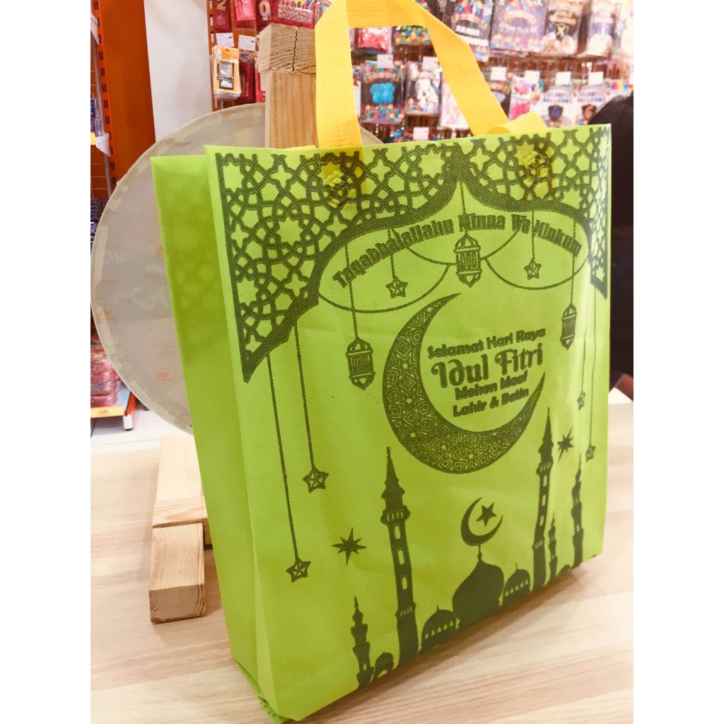 

Tas Hampers Lebaran/Goodie Bag Handle (30X40X8) Spoundbond