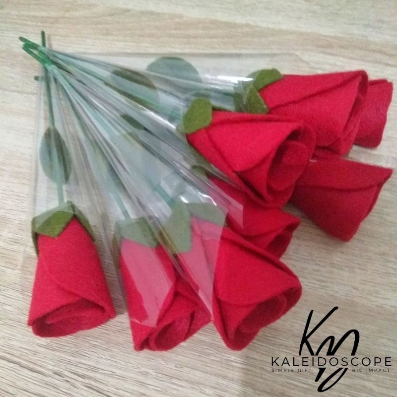 Bunga mawar flanel bungkus plastik buket mawar single bunga mawar satu tangkai mawar satuan mawar bungkus plastik hadiah wisuda hadiah hari guru hadiah hari ibu