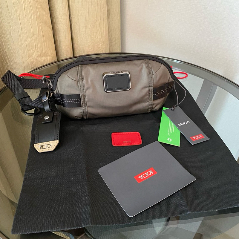 Tumi Signal Sling bag original asli