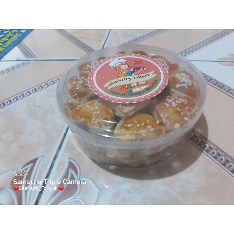 

kue kacang enak