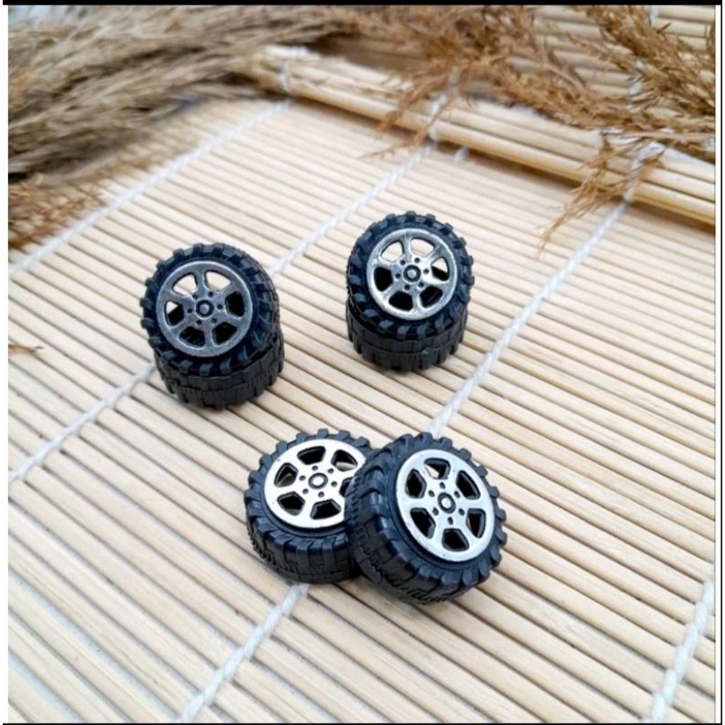 Roda Mobil Mainan Plastik Uk 2cm