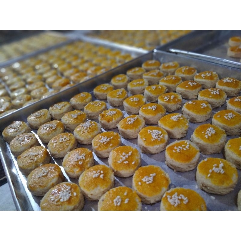 

Kue Kacang Jadul Original Cemilan KINA Kemasan Toples 500 gr