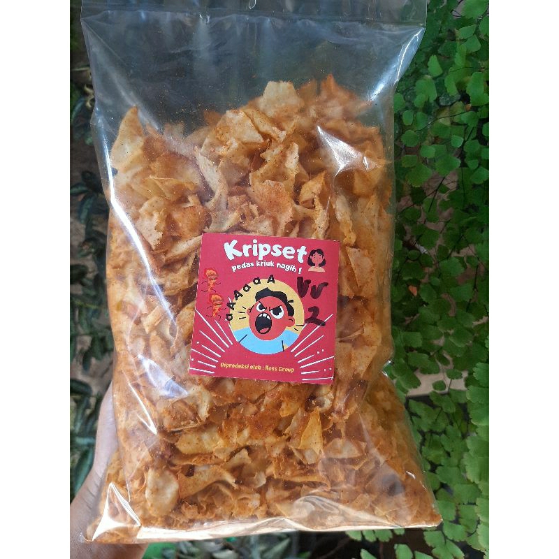 

Kemasan 1KG Keripik Singkong Pedas Asin/Kripset/Keripik Pedas