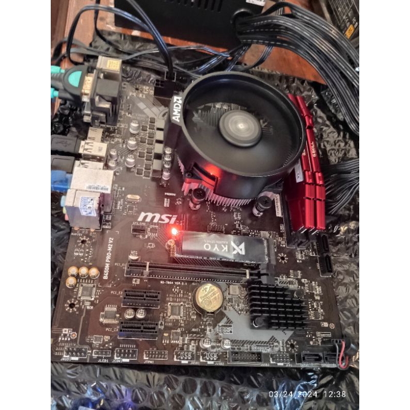 Ryzen 3 2200g + A320M + Ram 16gb + M.2 256gb/128gb