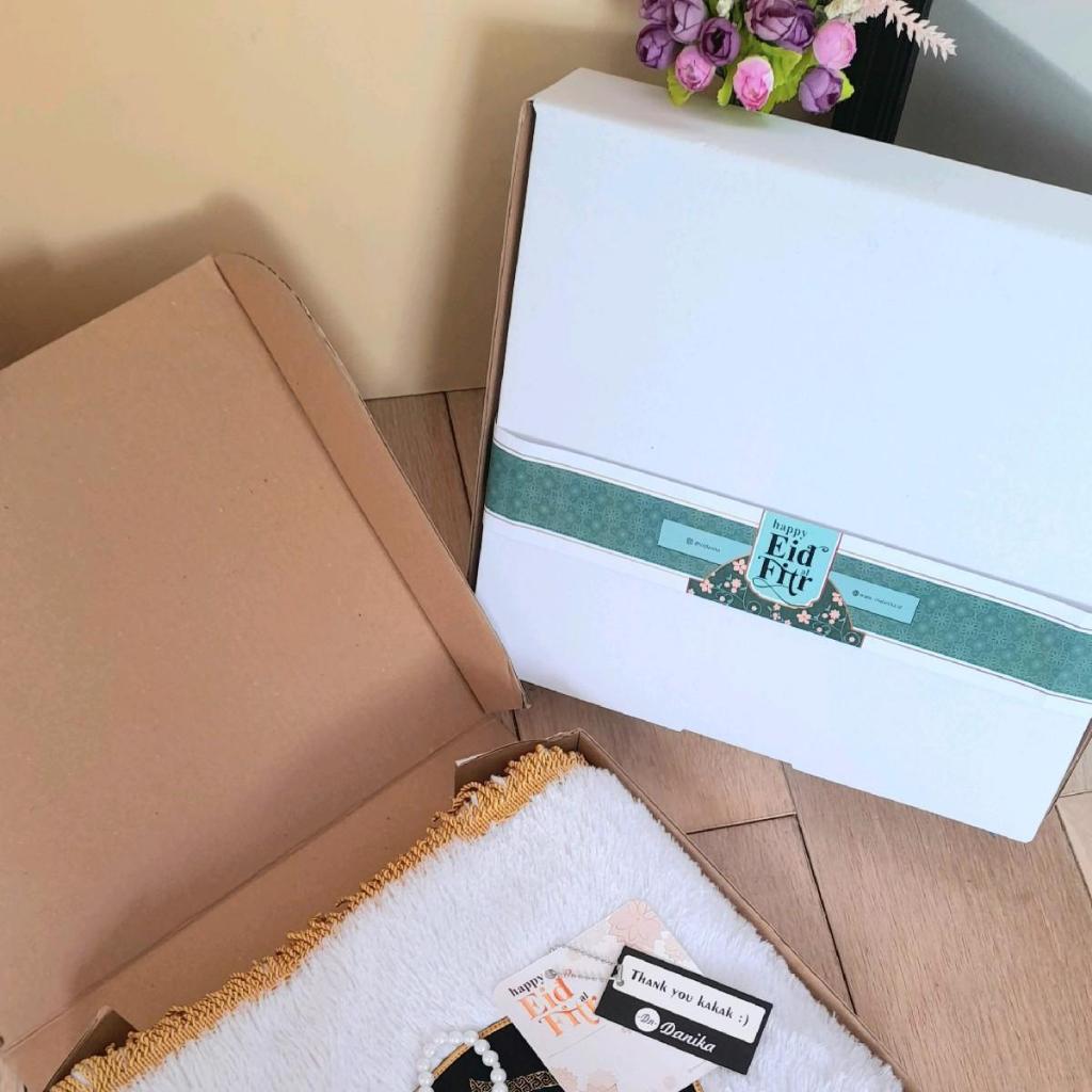 

Soft Box untuk Hampers atau Kado belum Termasuk Produk