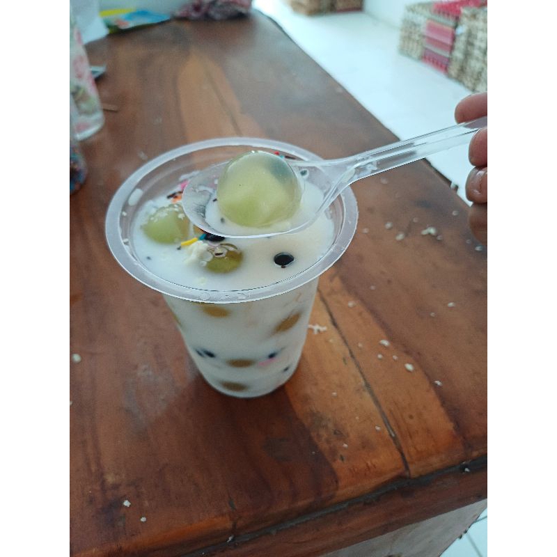 

Es Jelly Ball isi Buah-Buah Manis dan Segar