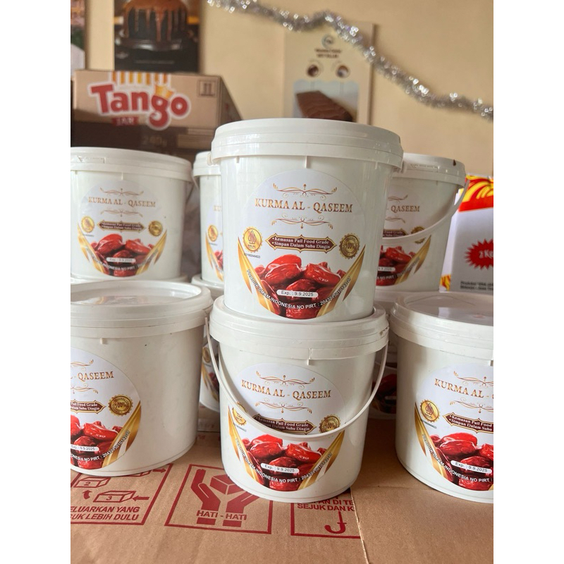 

Dapat 2 Kurma AL Qaseem Timba dan Toples Random