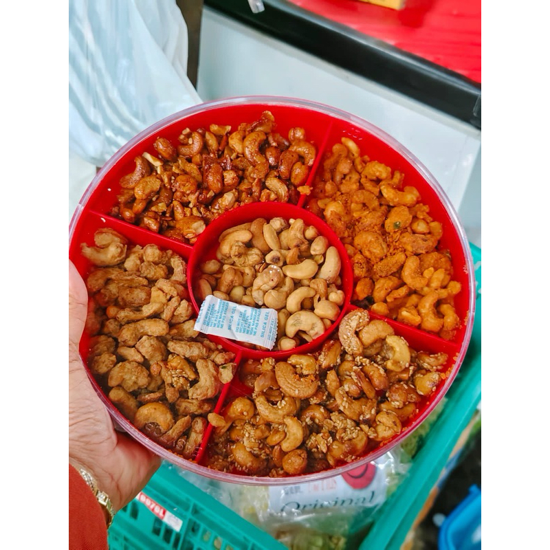 

kacang mede rasa sekat 5 800gr