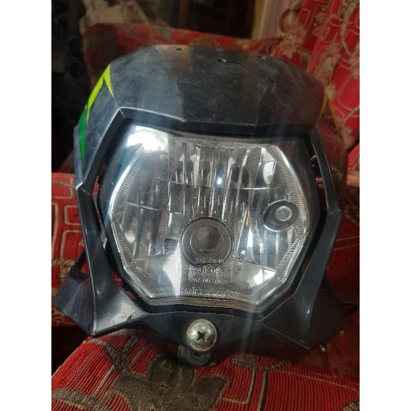 Lampu depan set batok dan speedometer klx bf original copotan