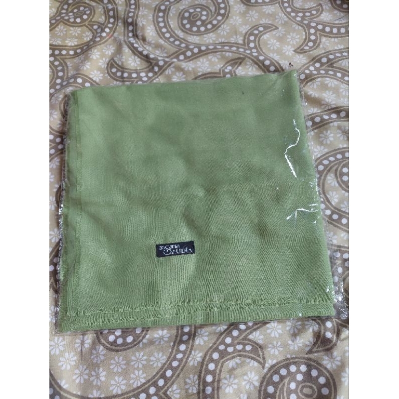 Saudia Ansania Hijab Polos Warna Hijau