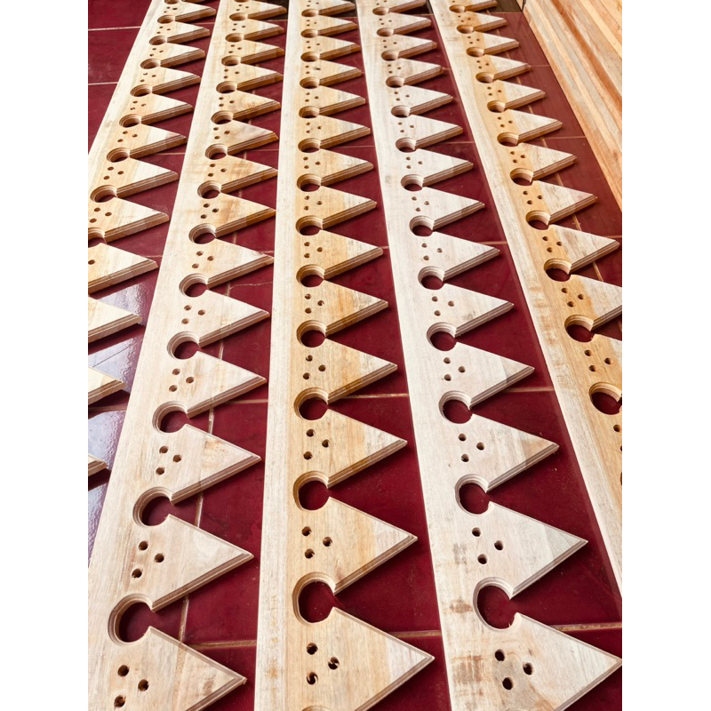 Lisplang lacip polos mahoni