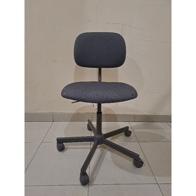 Kursi kerja putar IKEA - Bleckberget abu (PRELOVED)