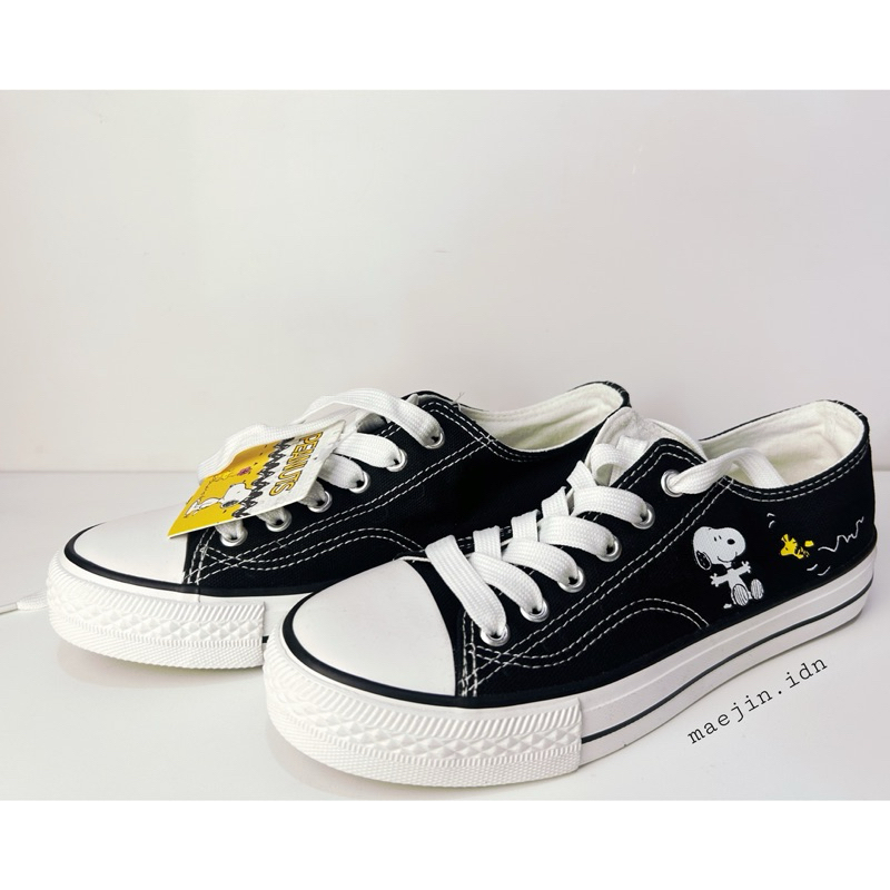 SNOOPY Sepatu Shoes Sneakers