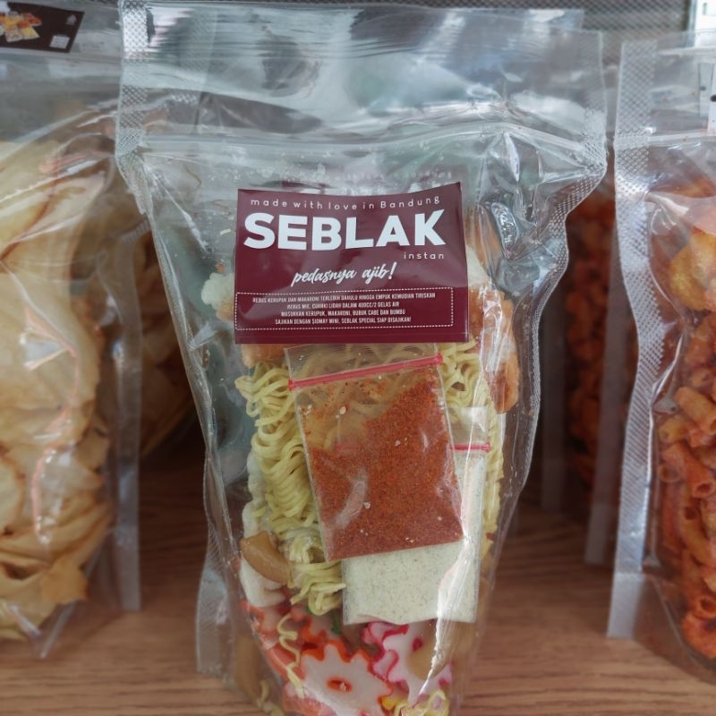 

Seblak Bandung Siap Seduh / Aneka Snack Murah / Oleh oleh Cirebon