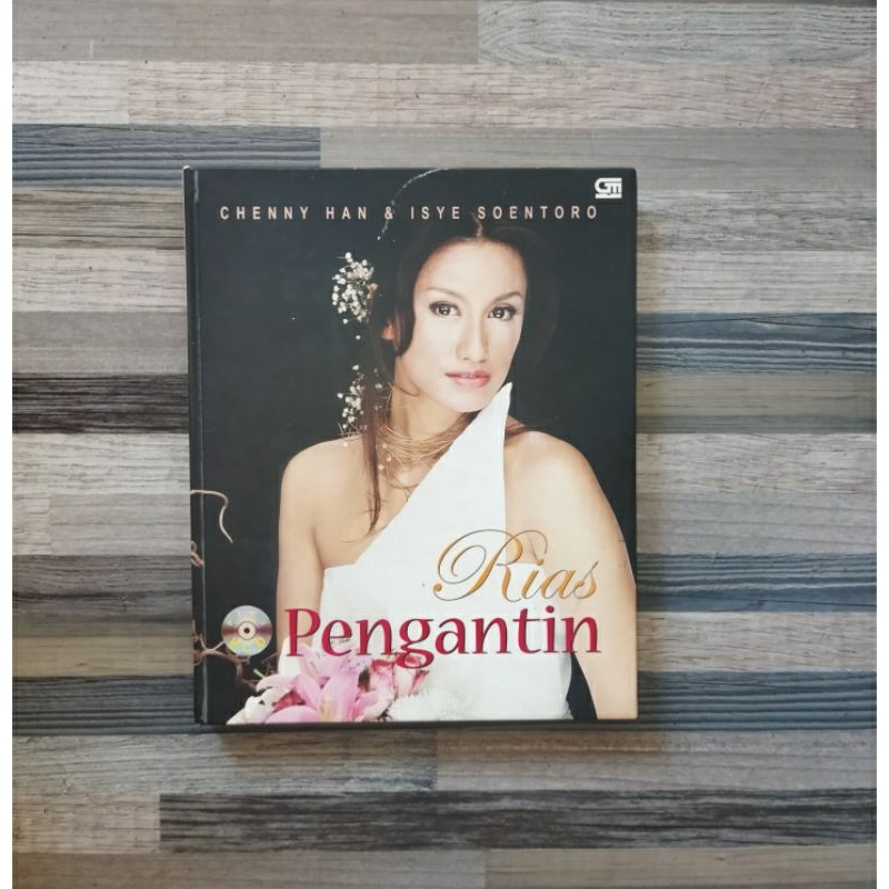BUKU RIAS PENGANTIN CHENNY HAN