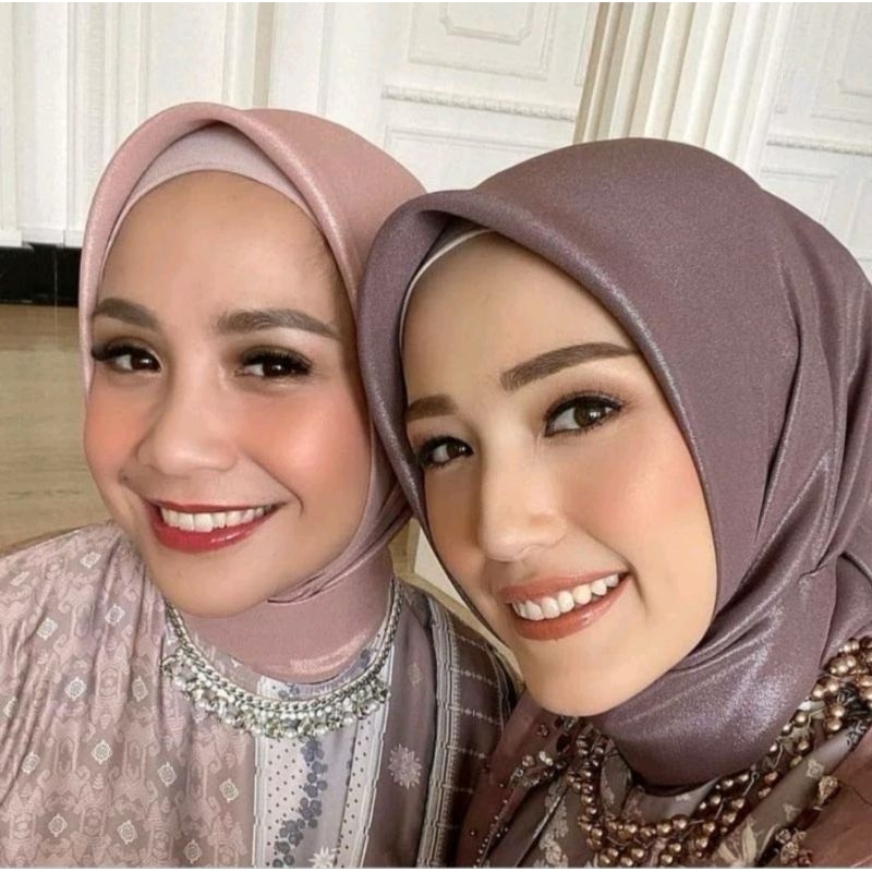Hijab Segi Empat Nur Sinar Azara // Jilbab Segi Empat Nur Sinaran Azara // Kerudung Segi Empat Glite