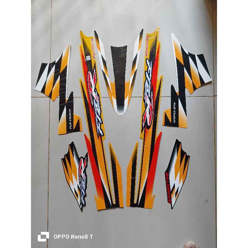 striping stiker fiz f1z r millenium orange hitam