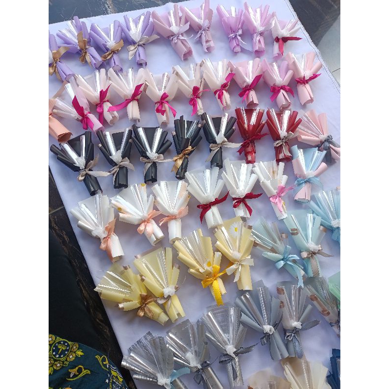 

buket angpao / angpao lebaran / amplop lebaran / kertas wrapping / kertas buket / cellophane / flower wrapping