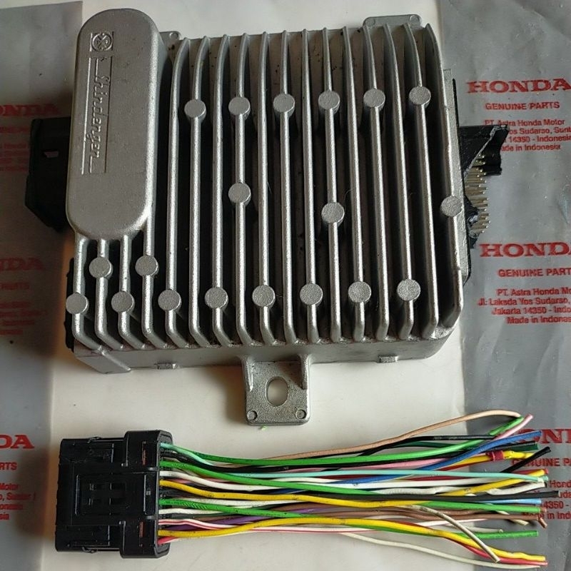 ECU  Adv 150 Honda ADV 150 plus soket  ECU minus soket pecah di jamin fungsi asli original