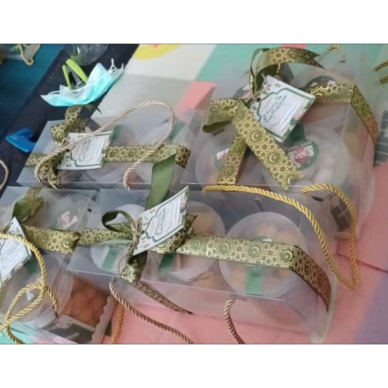 

HAMPERS KUE LEBARAN HARI RAYA