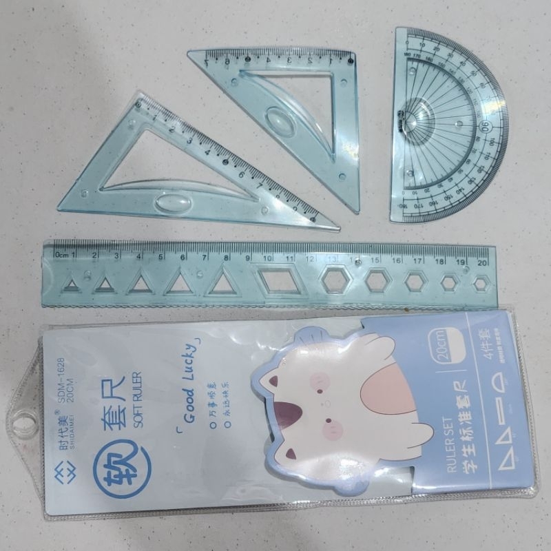 

PENGGARIS LENTUR SOFT RULER 4IN1 SET RULLER SET BY GOOD LUCKY PENGGARIS LURUS BUSUR SEGITIGA