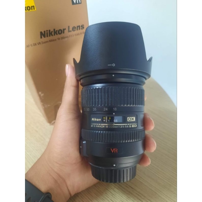 Lensa Nikon 18-200 VR Af-s