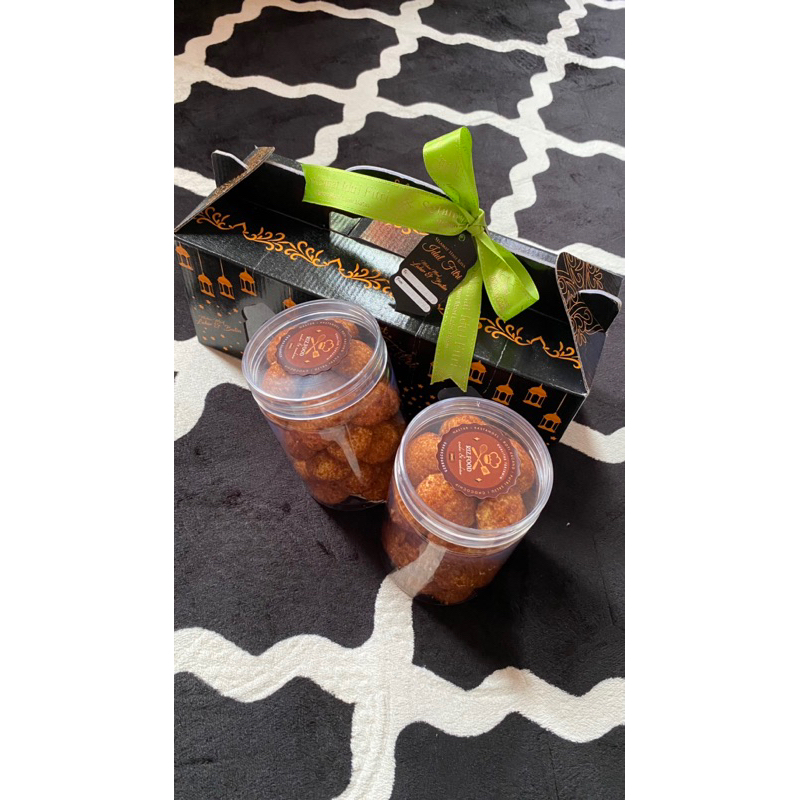 

hampers lebaran isi 3 toples 600gram