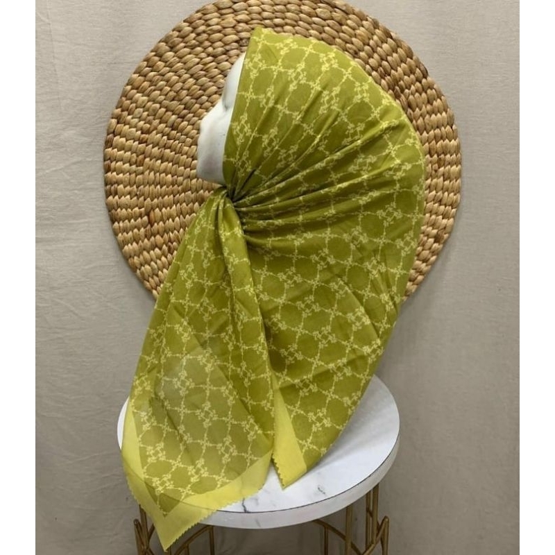 HIJAB SEGI EMPAT MOTIF KOTAK WARNA OLIVE KERUDUNG VOAL PREMIUM