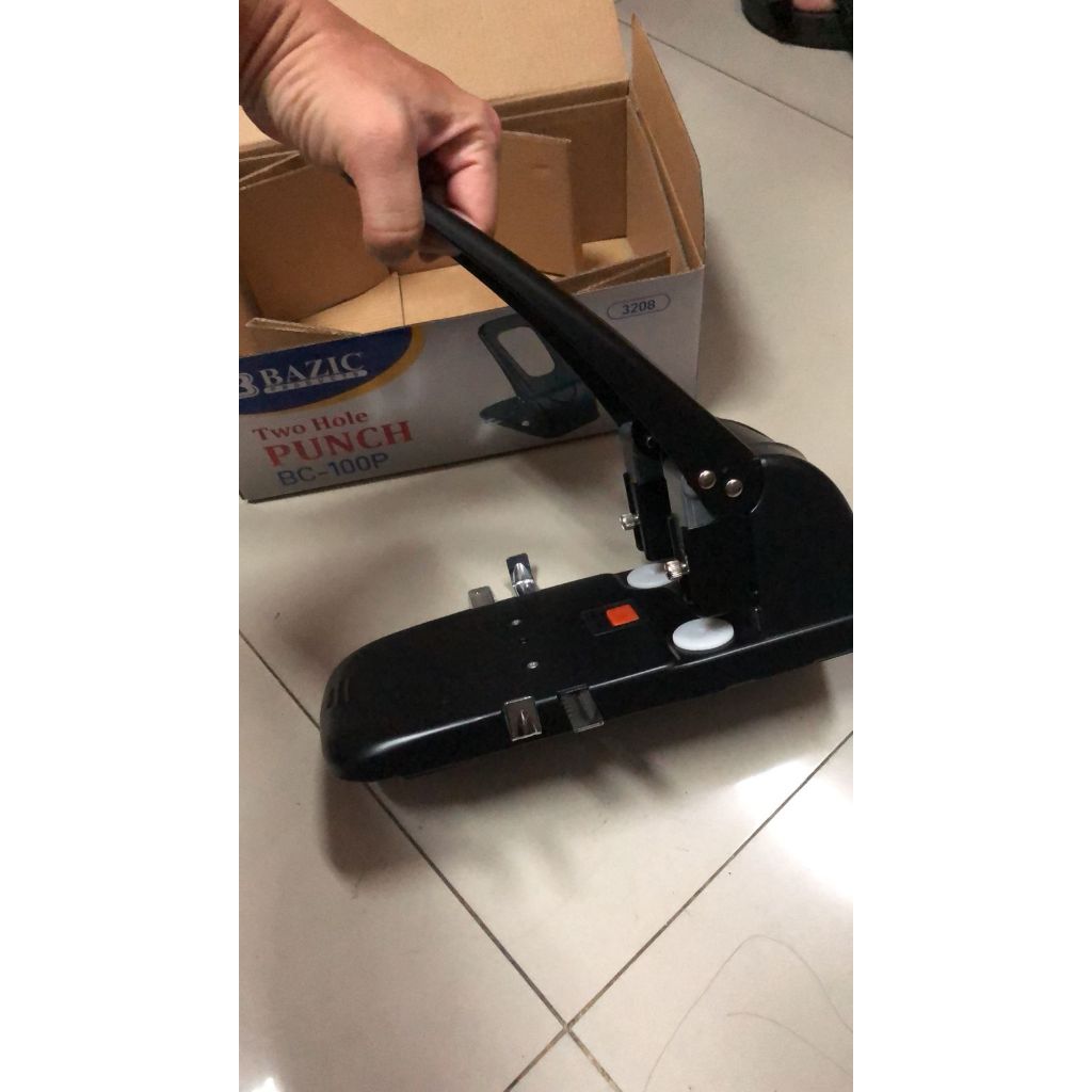 

pembolong kertas 100 lembar heavy dutty pinch BC 100 P Bazic USA quality paper punch