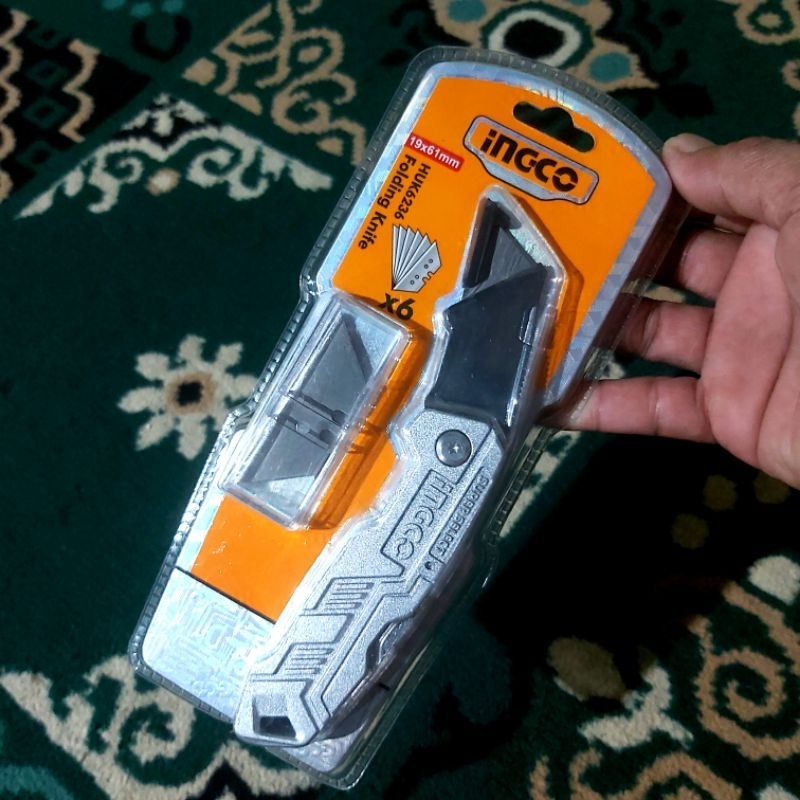 

PISAU CUTTER LIPAT INGCO HUK6236