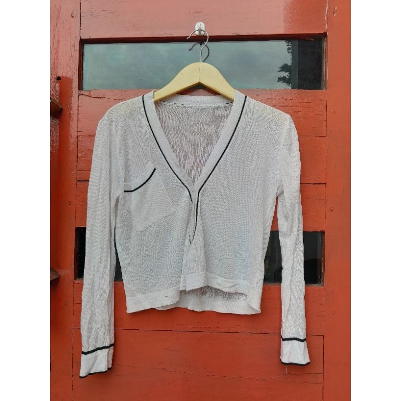 Cardigan Putih Crop