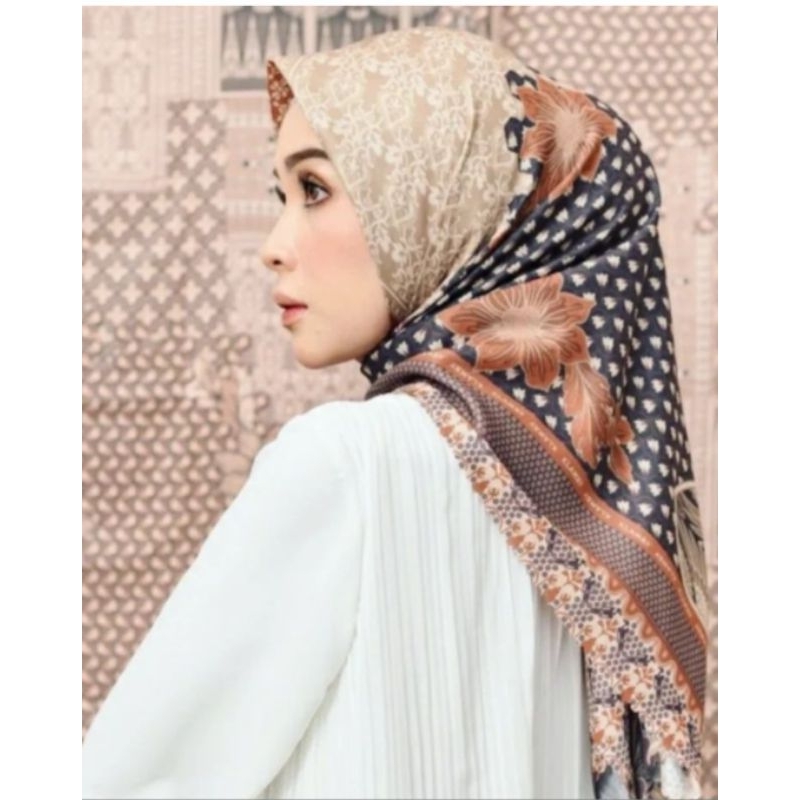 Preloved Julang Scarf Wearing Klamby