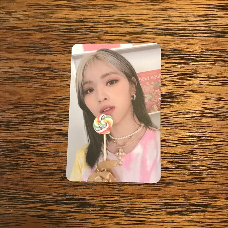 wtt/wts itzy ryujin crazy in love cil lollipop photocard pc