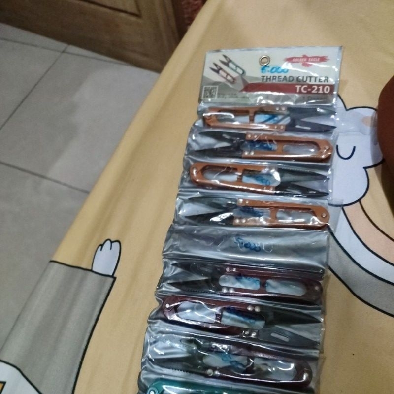 

gunting cekit packing wrap