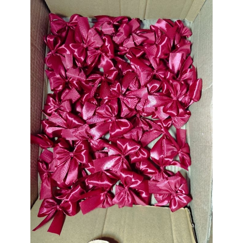 

Pita satin Warna Maroon dan kuning Gold