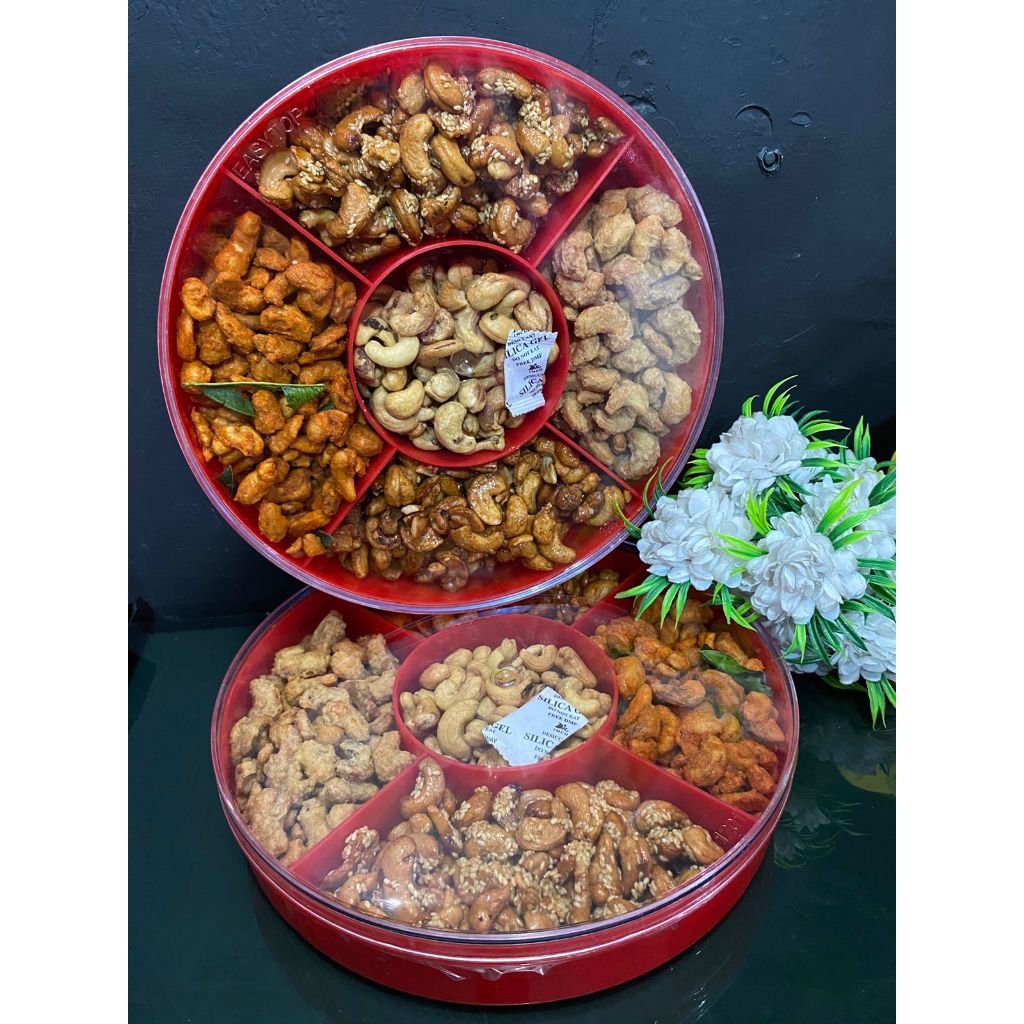 

Cod / Kacang Mede Tray sekat 5 -+ 1Kg / Kacang Mede Sekat 5 Rasa Premium / Kacang mede matang toples 5 sekat mete / Hampers lebaran / Gift lebaran / Cemilan keluarga / Grosir / Cemilan / Cemilan toples / Cemilan kaleng