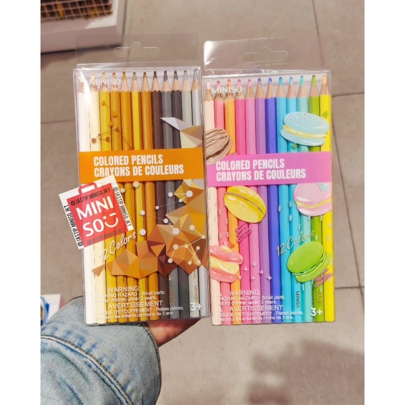 

MINISO PET Box 12 Colored Pencils / Pensil Warna ( Candy Colors / Brown )
