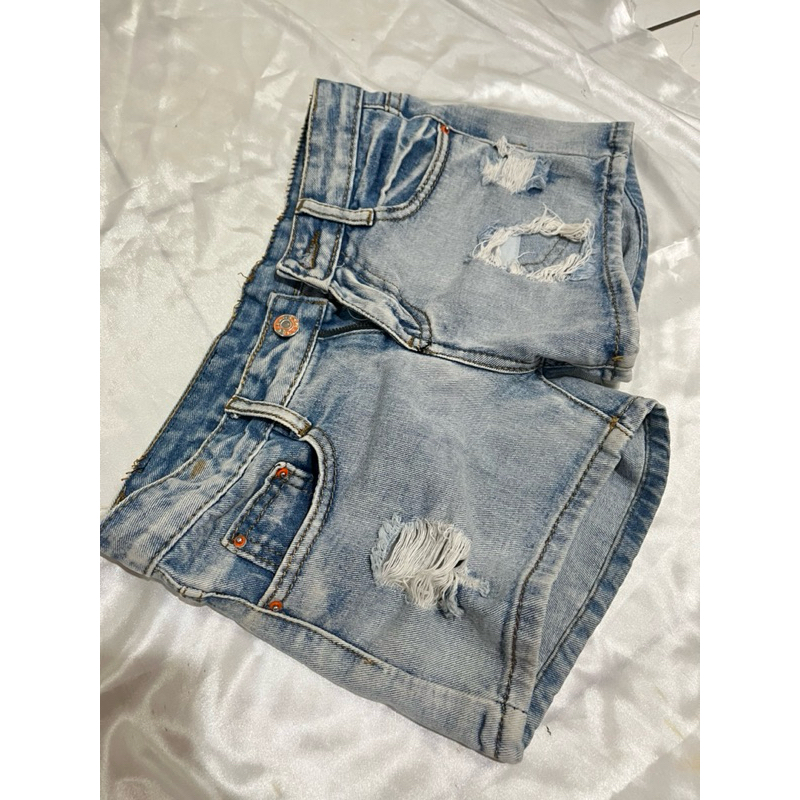 HOTPANTS RIPPED JEANS - CELANA PENDEK JEANS - CELANA RIPPED - PRELOVED