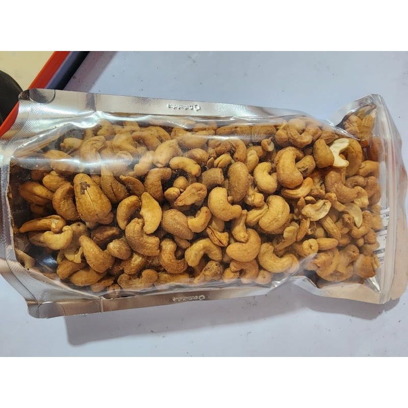 

Kacang Mede Siap Makan 500 GR (Repack)