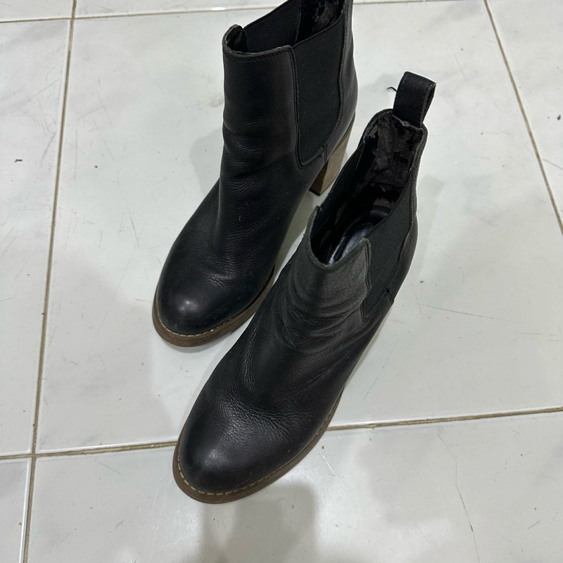 Tony Bianco sepatu boots hitam