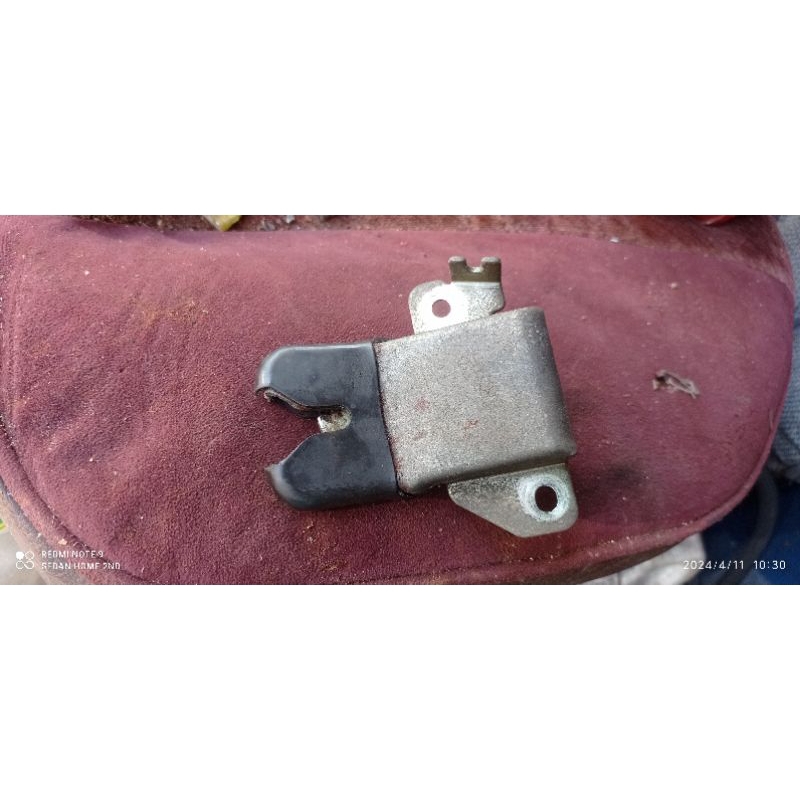 doorlock bagasi daihatsu charade classy G102