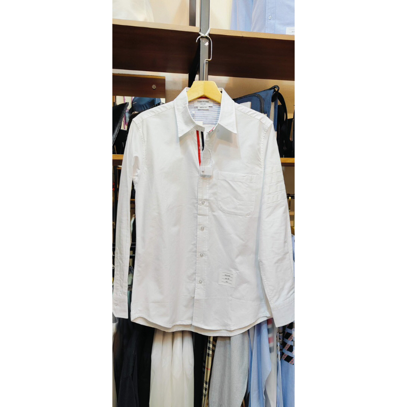 baju kameja Thom browne